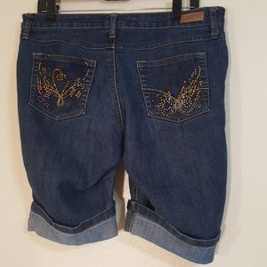 End of summer South Pole Cuffed shorts